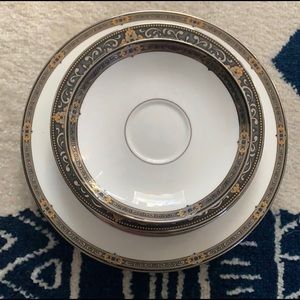 Selling 3 sets of 5 pieces